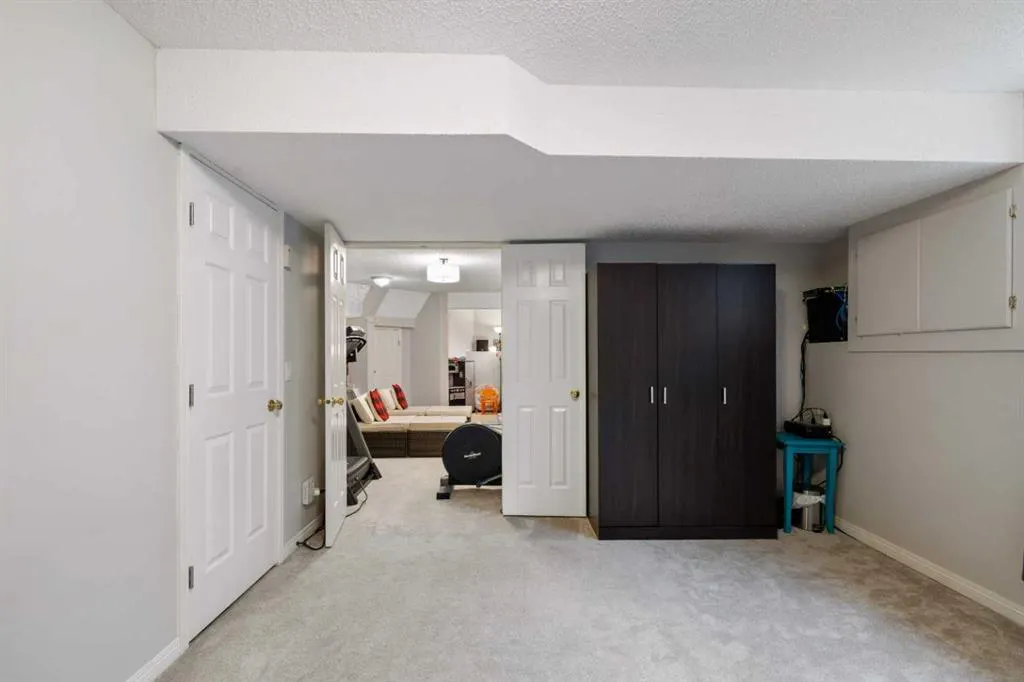 358 Hawkstone Drive NW
