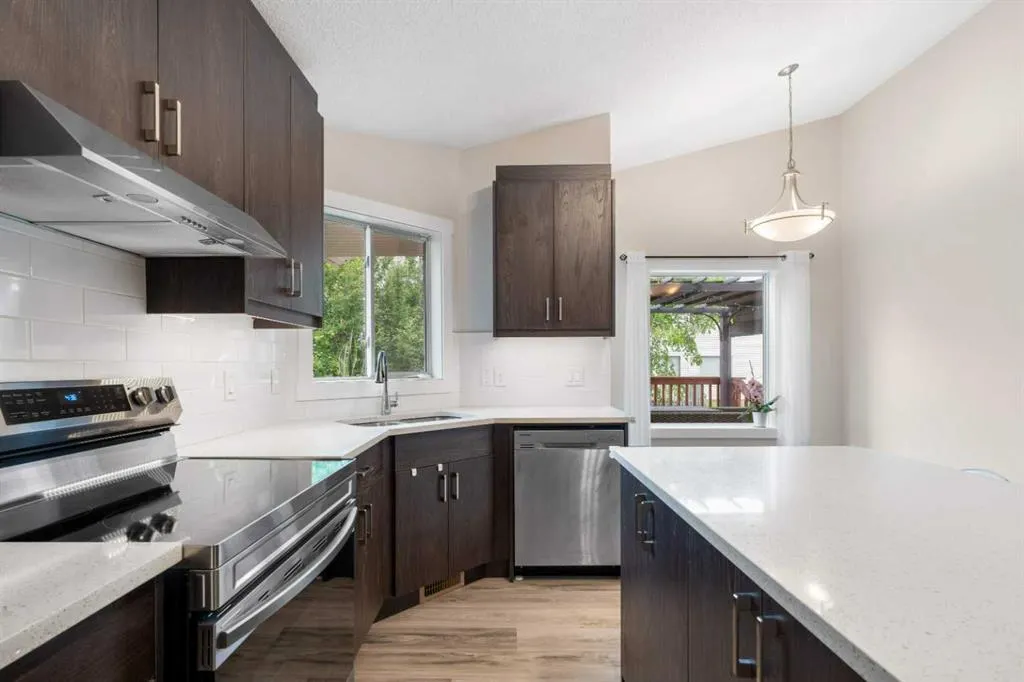 358 Hawkstone Drive NW