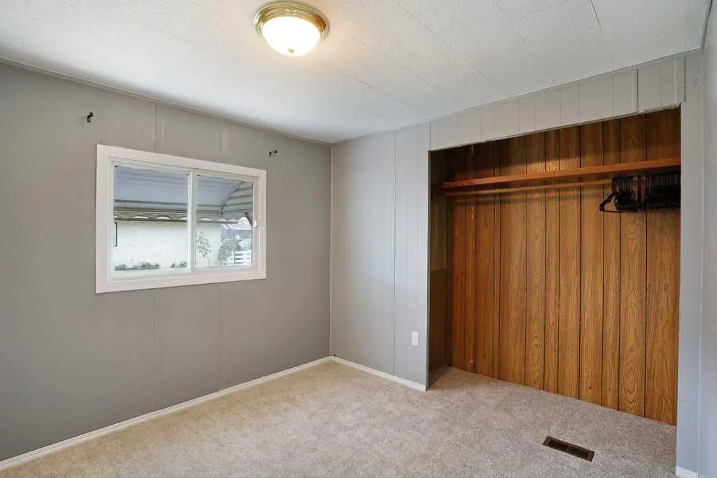 85 3 Avenue W
