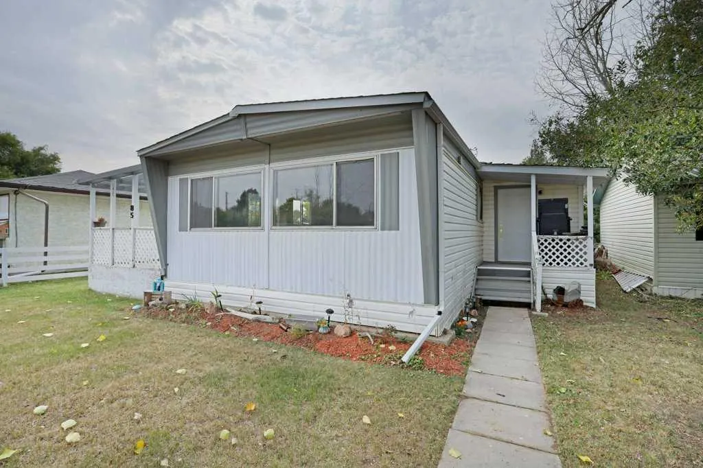 85 3 Avenue W