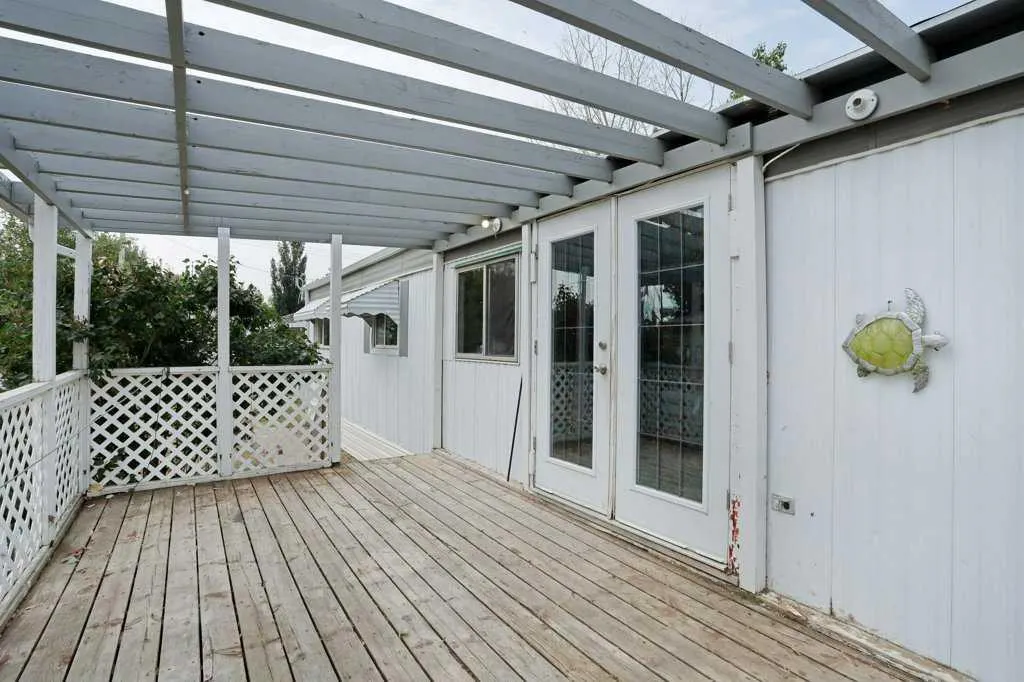 85 3 Avenue W
