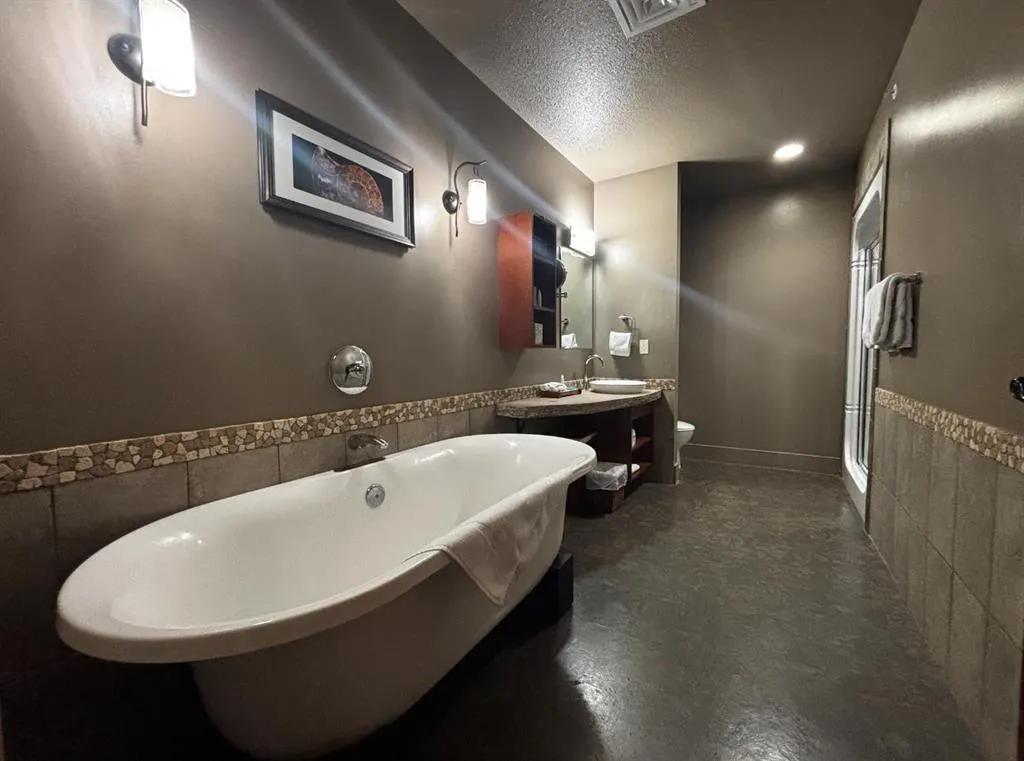 173 Kananaskis Way, #413J