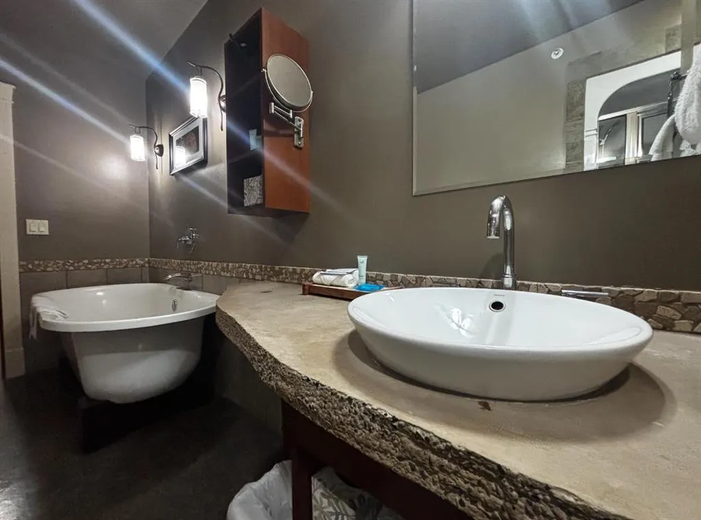 173 Kananaskis Way, #413J