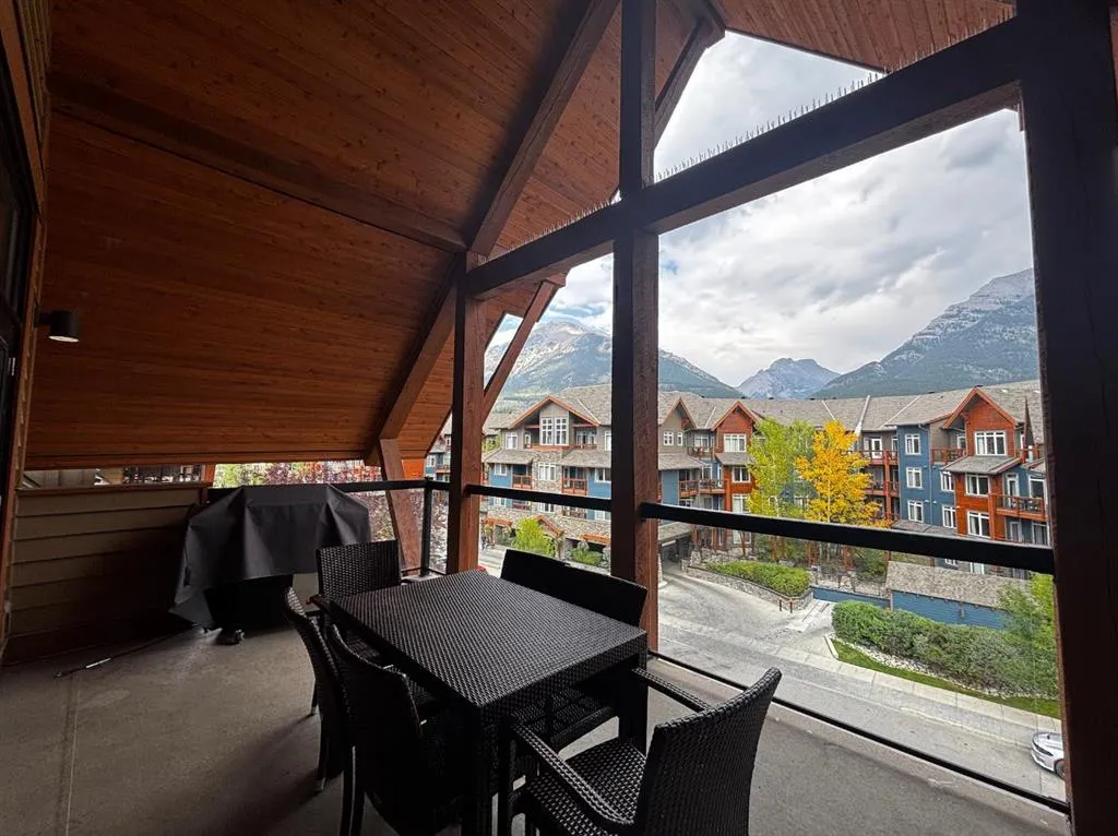 173 Kananaskis Way, #413J