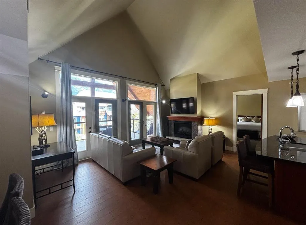 173 Kananaskis Way, #413J