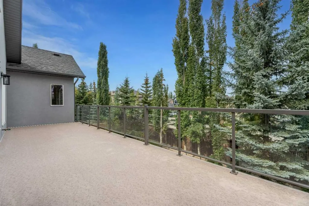 18 Aspen Ridge Way SW