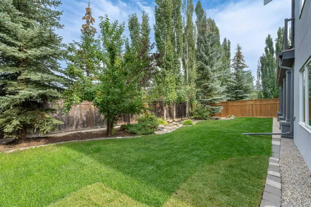 18 Aspen Ridge Way SW