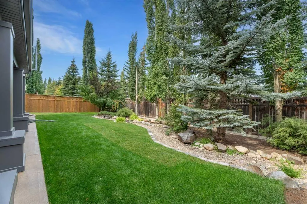 18 Aspen Ridge Way SW