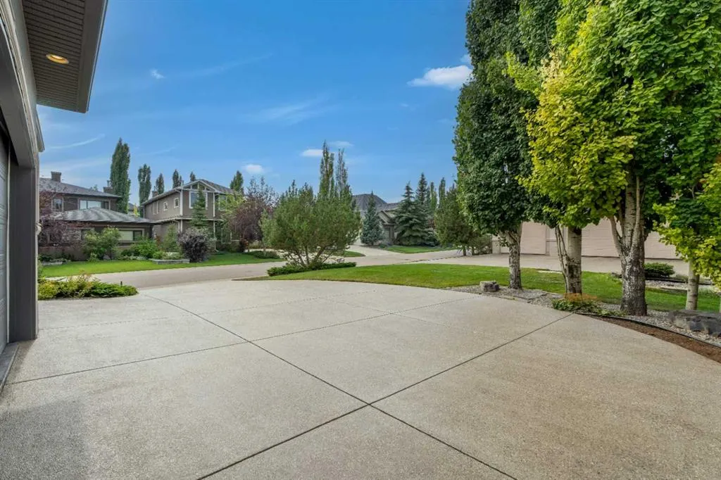 18 Aspen Ridge Way SW
