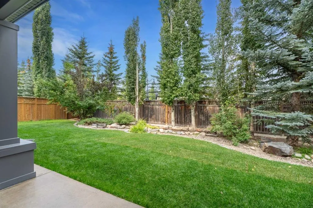 18 Aspen Ridge Way SW