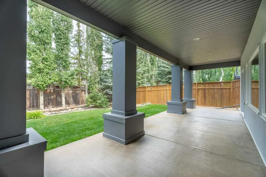 18 Aspen Ridge Way SW