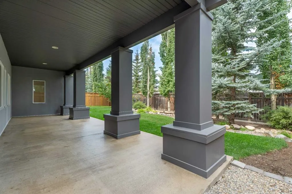 18 Aspen Ridge Way SW