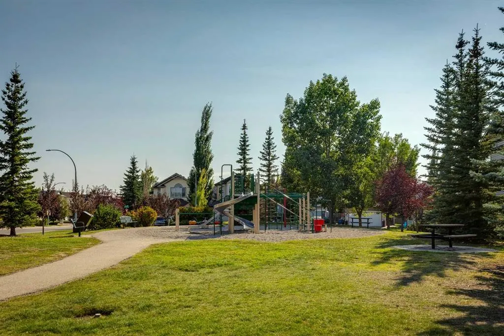 169 Tuscany Vista Crescent NW