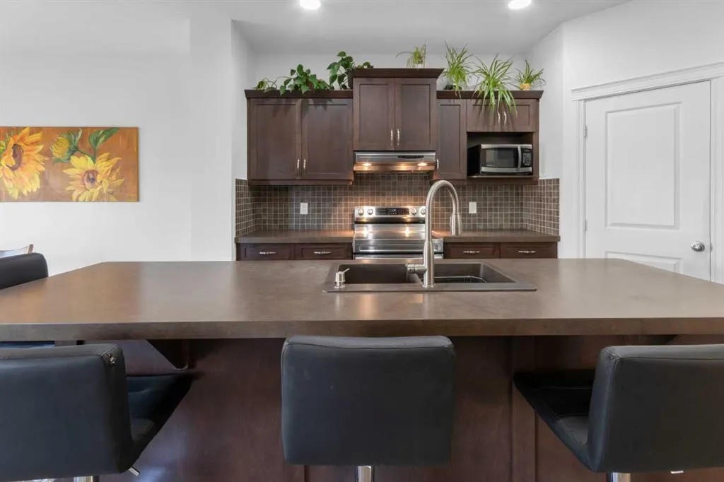 104 Heritage Hills NE
