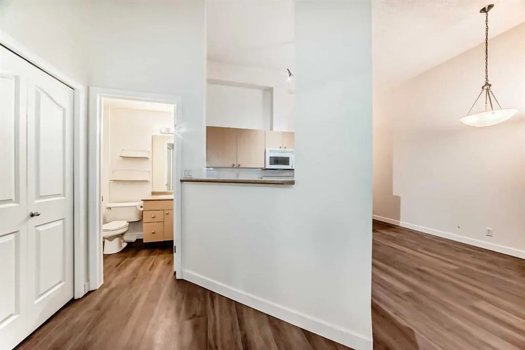 1111 6 Avenue SW, #209