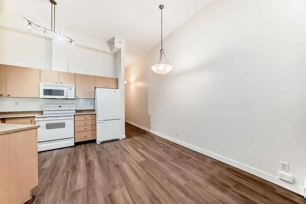 1111 6 Avenue SW, #209