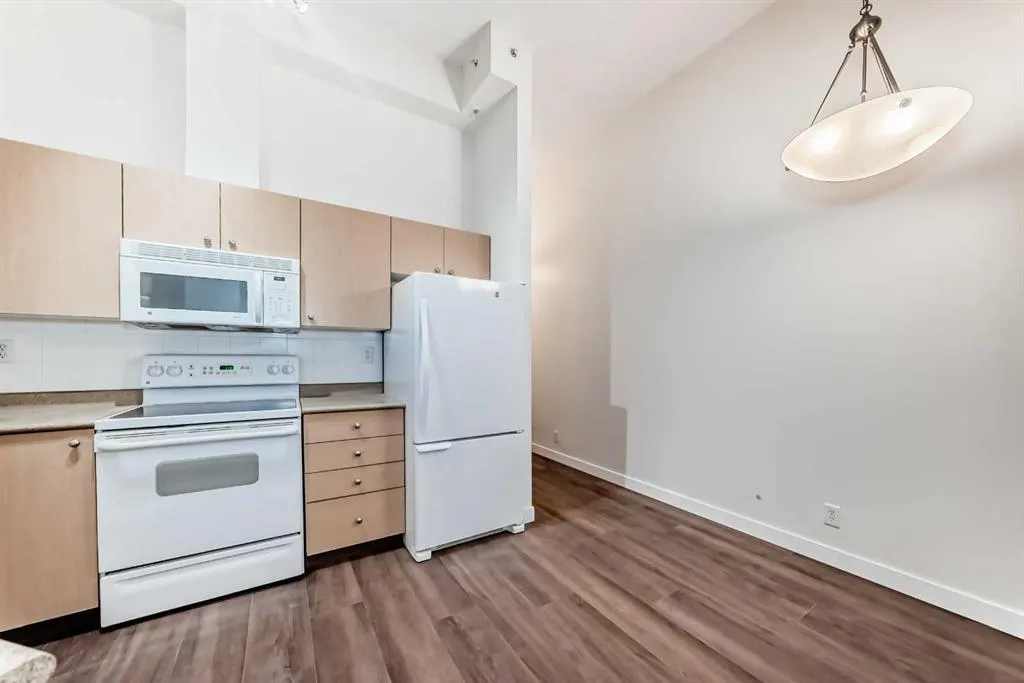 1111 6 Avenue SW, #209