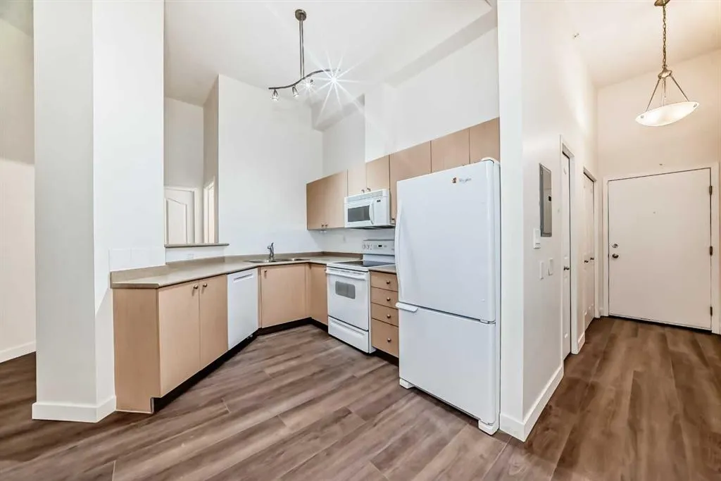1111 6 Avenue SW, #209