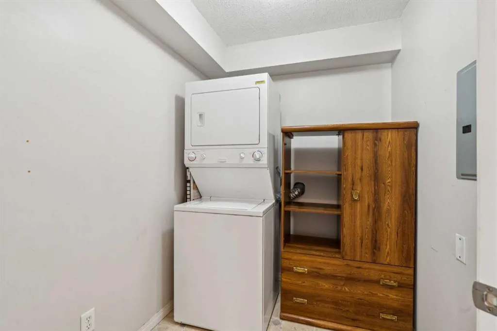 630 8 Avenue SE, #401