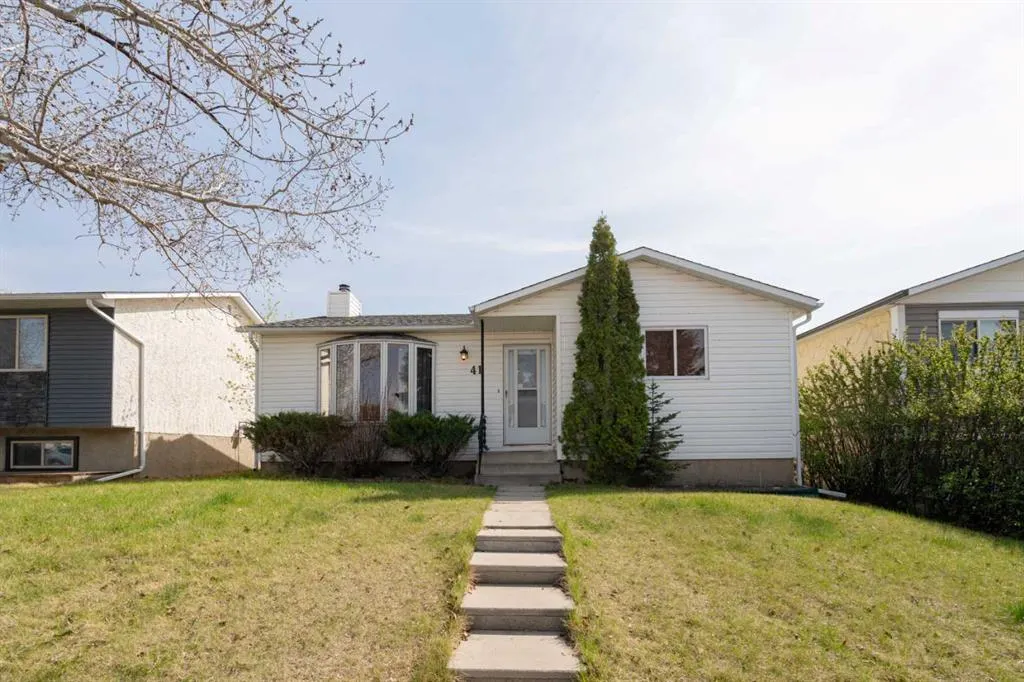 41 Alpine Crescent SE