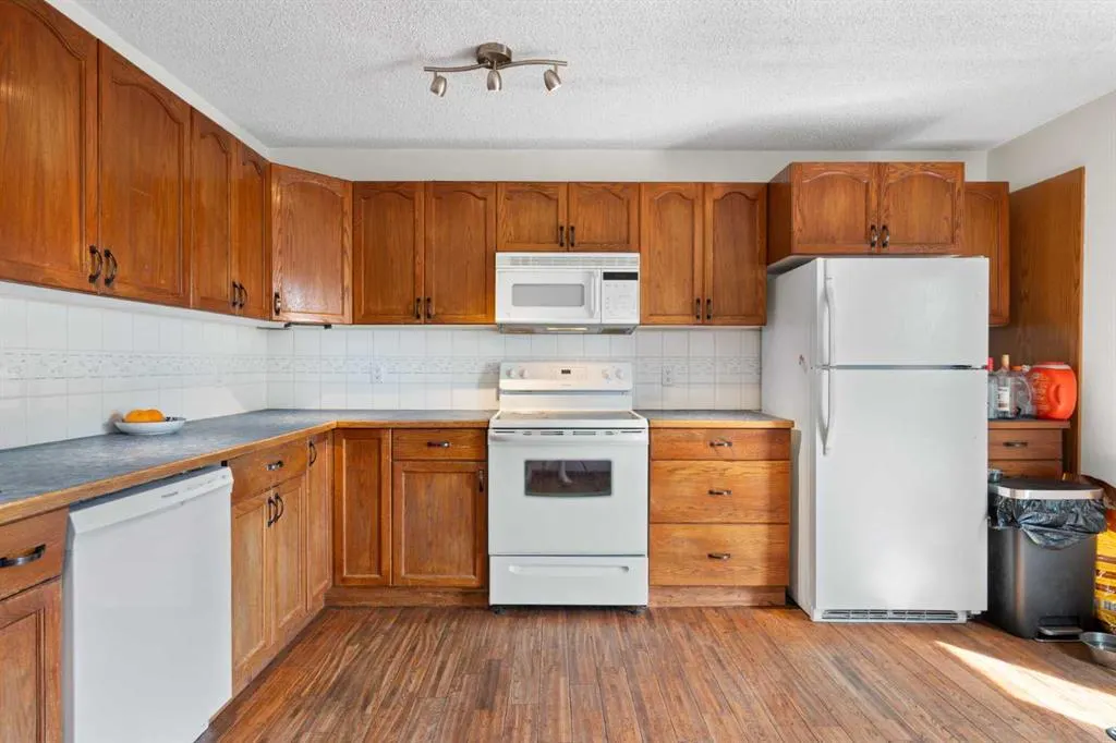 41 Alpine Crescent SE