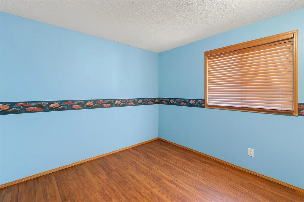 41 Alpine Crescent SE