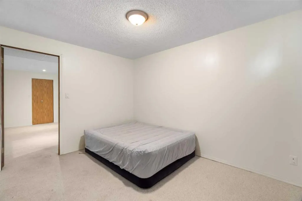 41 Alpine Crescent SE