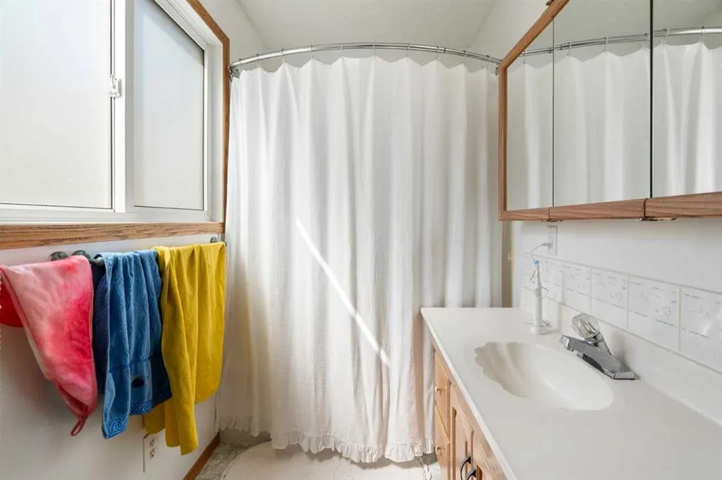 41 Alpine Crescent SE