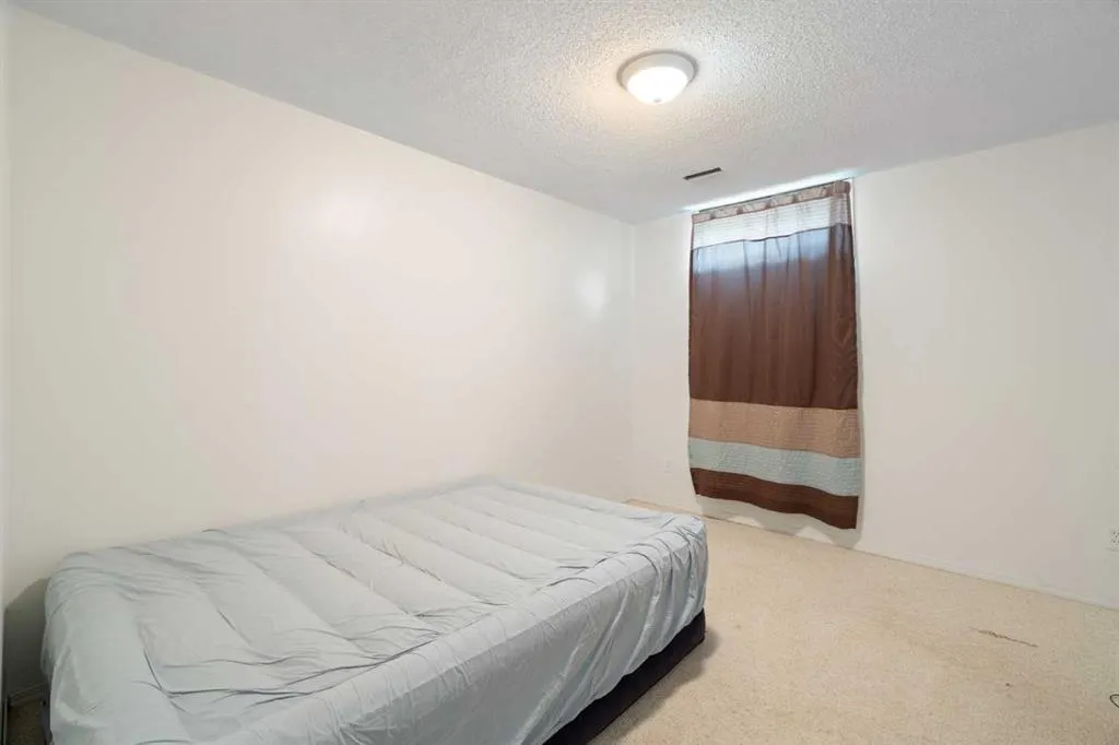 41 Alpine Crescent SE