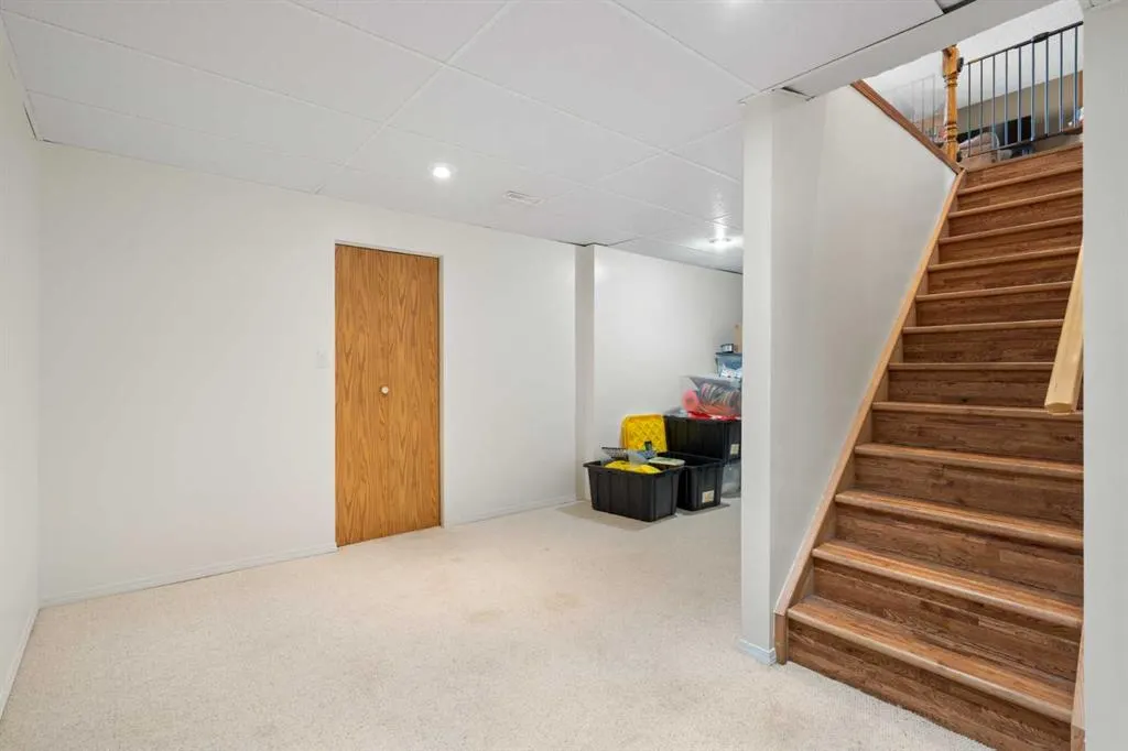 41 Alpine Crescent SE