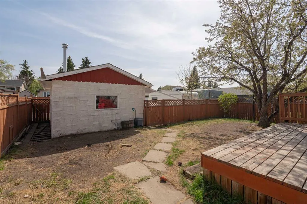 41 Alpine Crescent SE