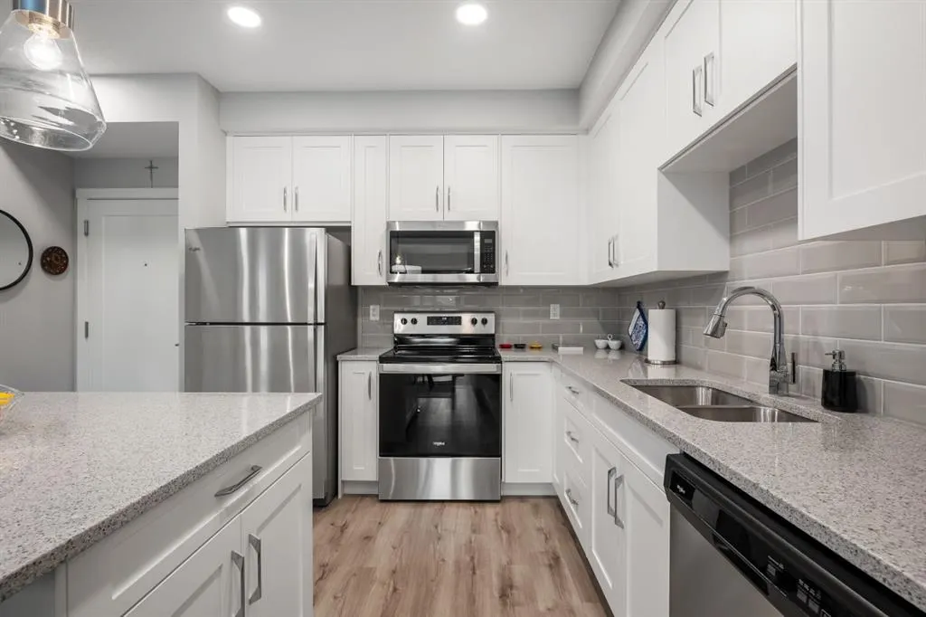 150 Shawnee Square SW, #205