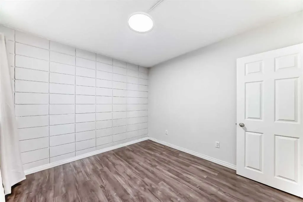 2111 14 Street SW, #101