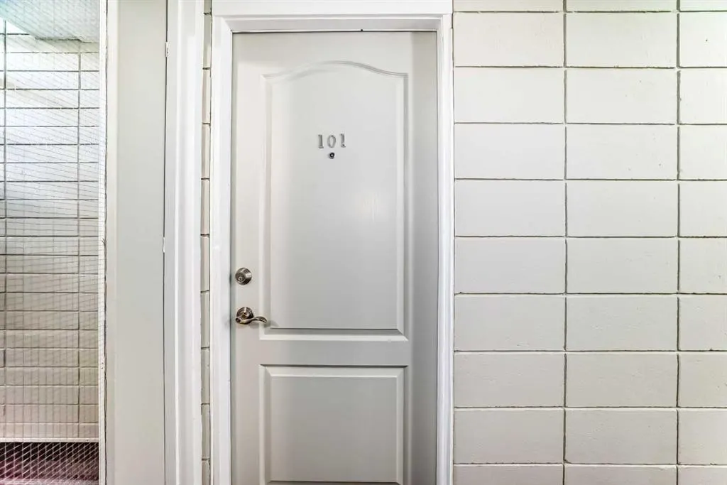 2111 14 Street SW, #101