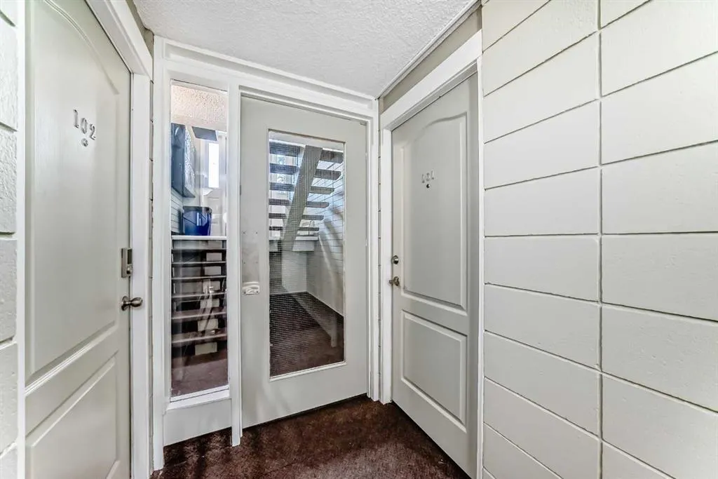 2111 14 Street SW, #101