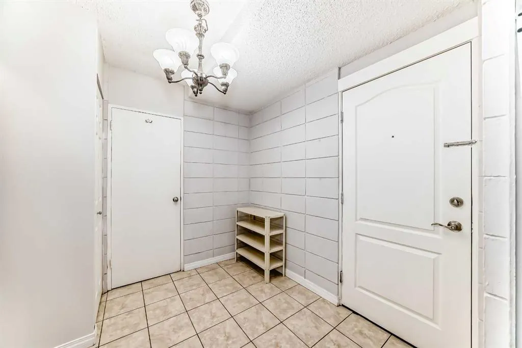 2111 14 Street SW, #101