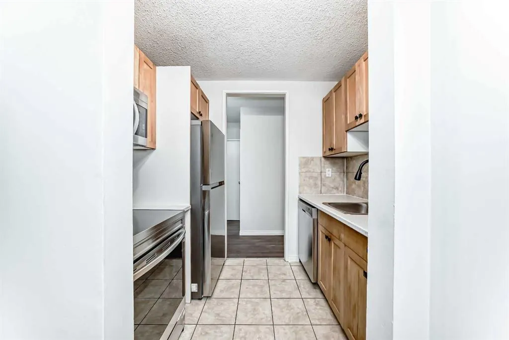2111 14 Street SW, #101