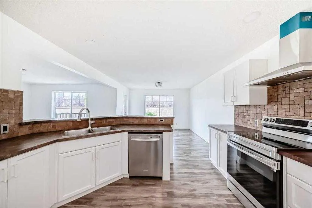 120 SPRINGMERE Grove