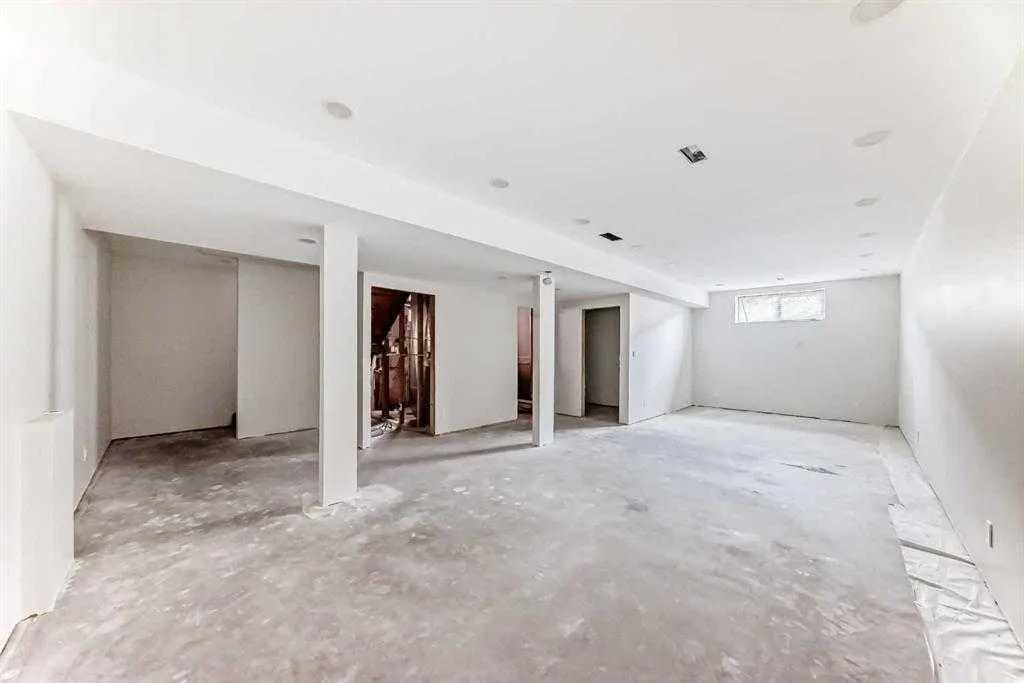 120 SPRINGMERE Grove
