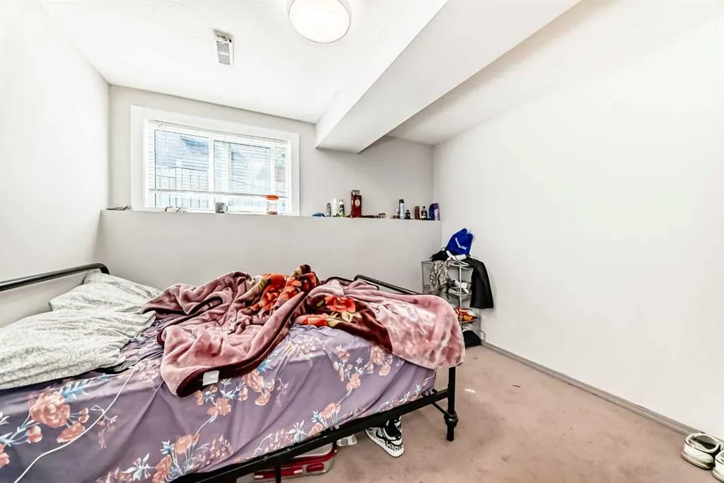 52 MARTINGLEN Place NE