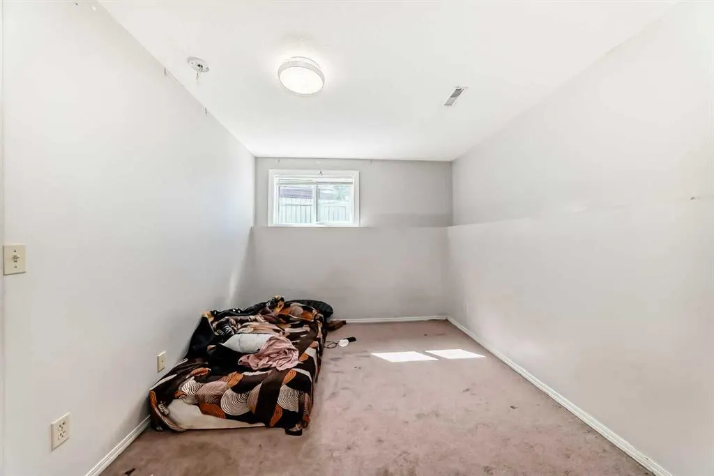 52 MARTINGLEN Place NE