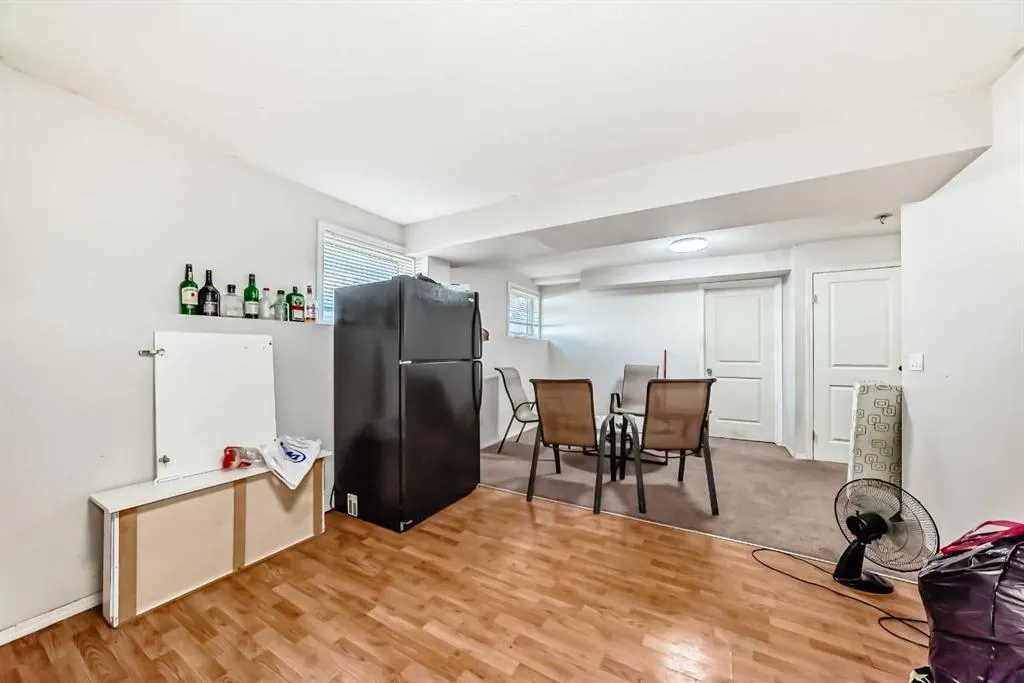 52 MARTINGLEN Place NE