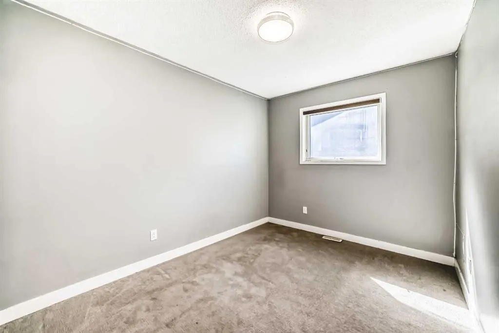 52 MARTINGLEN Place NE