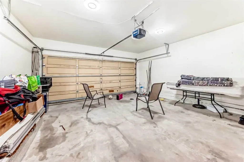 52 MARTINGLEN Place NE