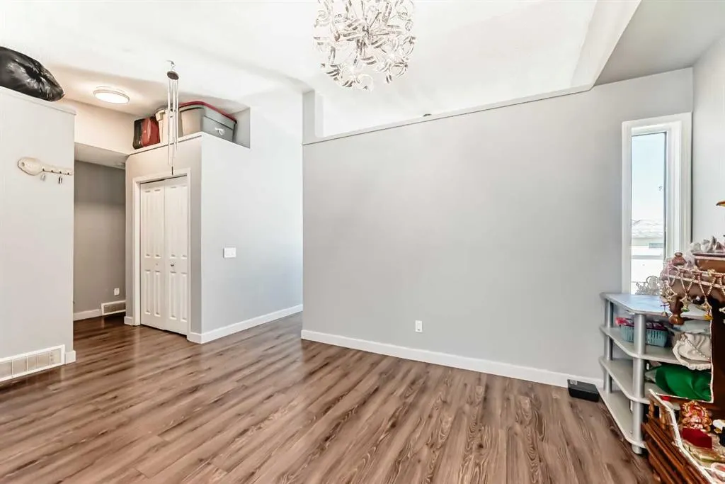 52 MARTINGLEN Place NE
