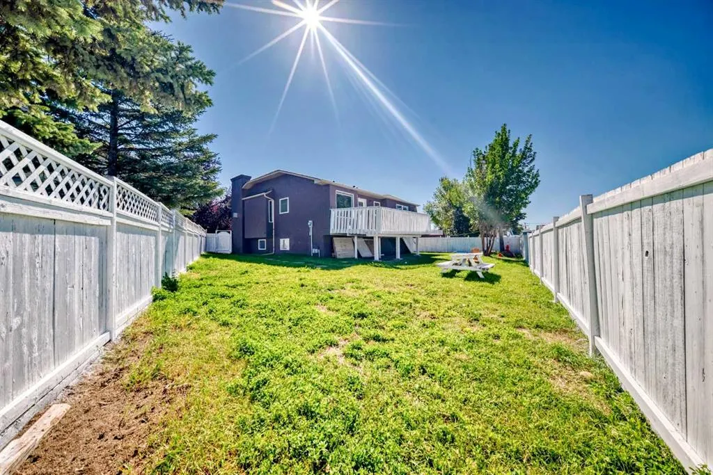 52 MARTINGLEN Place NE