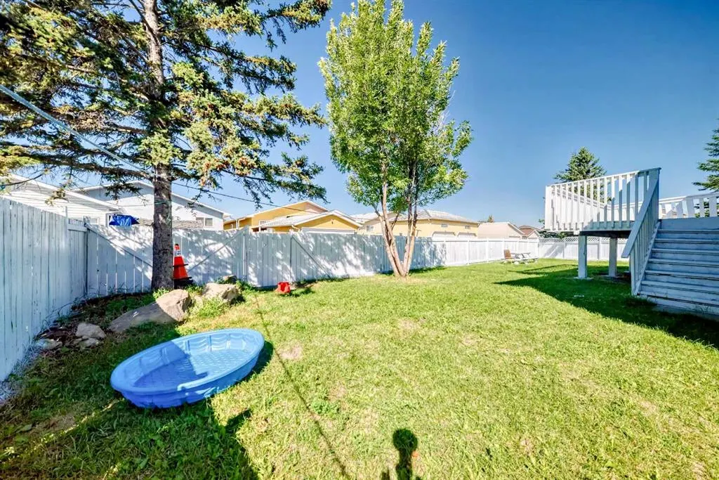 52 MARTINGLEN Place NE