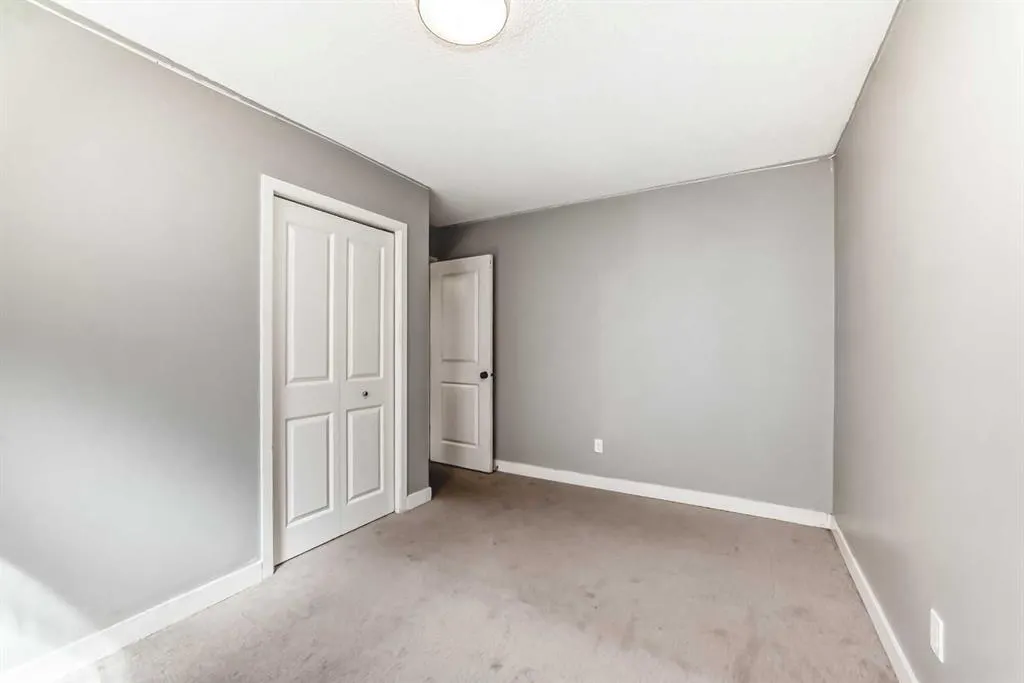52 MARTINGLEN Place NE