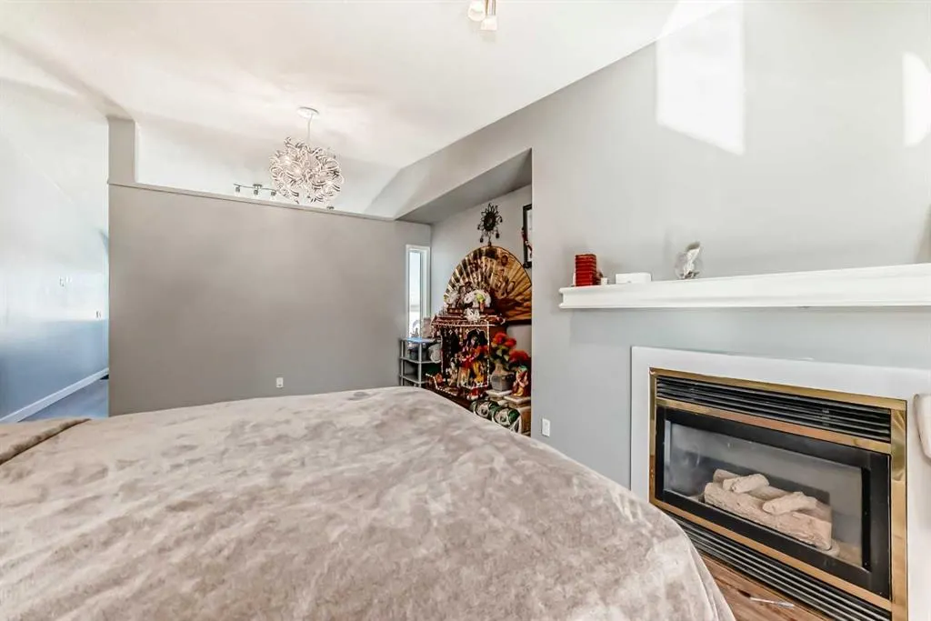 52 MARTINGLEN Place NE