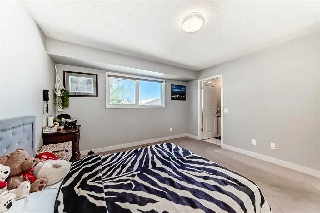 52 MARTINGLEN Place NE